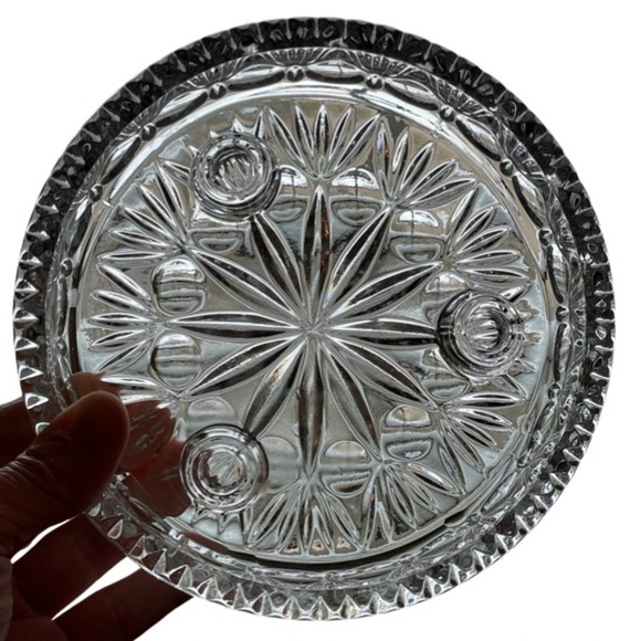 Tabletop Centerpiece Tapered Candle Crystal Glass Candle Holder. - Picture 4 of 16